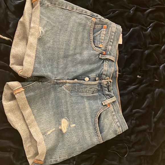 Levi Jean shorts - Picture 1 of 3